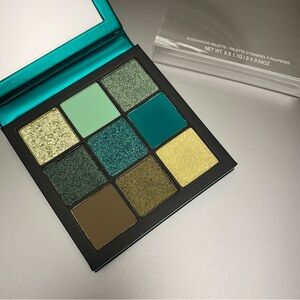 Huda Beauty “Emerald Obsessions” Eyeshadow Palette